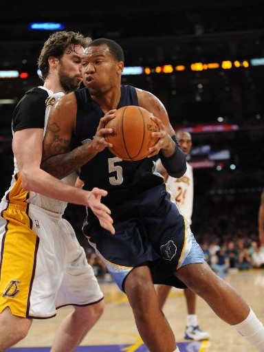 亮的穿越球 亮的穿越球